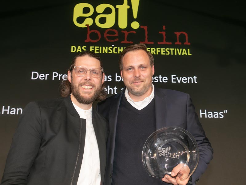 Laudator Philipp Vogel und Preisträger Florian Glauert © eat! belrin 2022