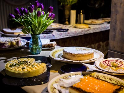 eat-berlin-feinschmeckerfestival-2018-berliner-luft-mit-kaeseduft-kaesekuchenbuffet