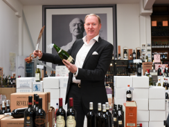 Champagnerknallen im Weinheuer