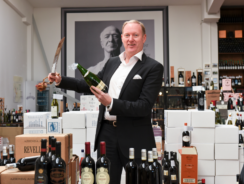 Champagnerknallen im Weinheuer