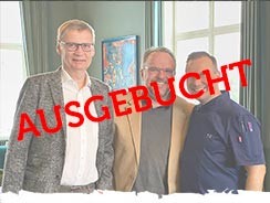 MÄNNER, DIE AUF’S WASSER STARREN