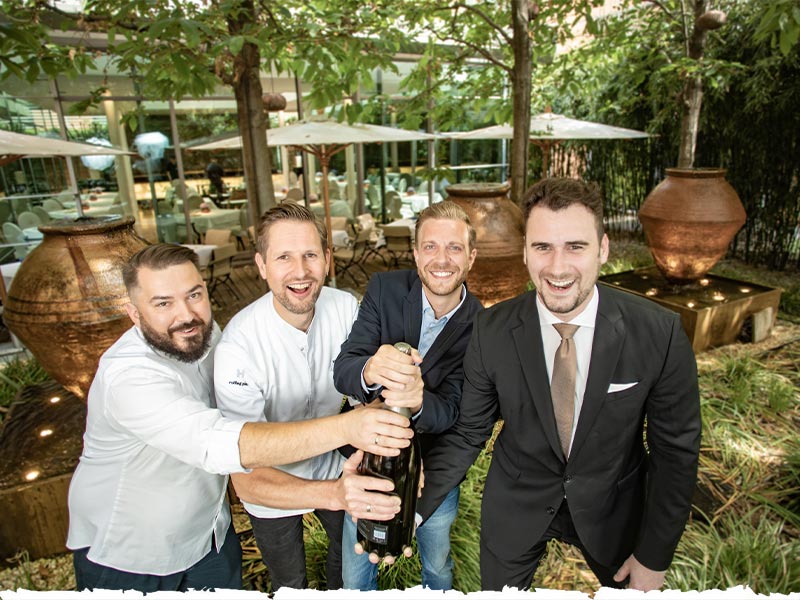 titelbild-Champagner-macht-keine-Rotweinflecken